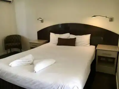 The Waterloo Bay - 5