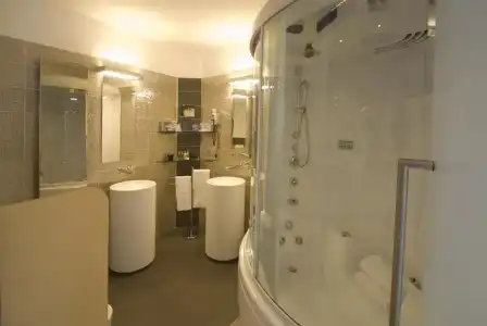 Premier & Suites - 52