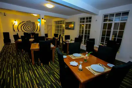 La Cottage Boutique & Restaurant - 13