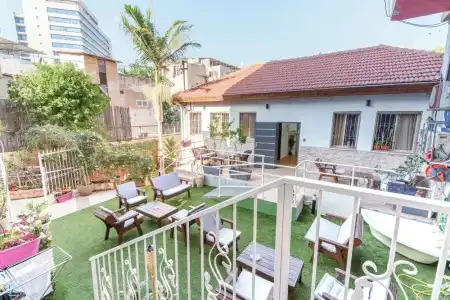 Loui Gardens - 35
