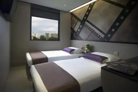 81 Premier Hollywood - 16