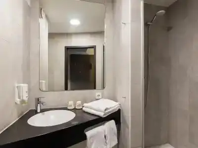 B&B Düsseldorf City-Süd - 26