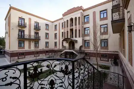 Zargaron Plaza - 75