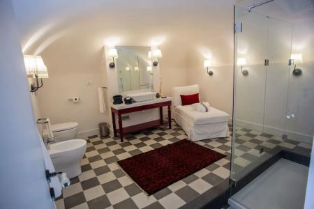 Suite 35 - 90