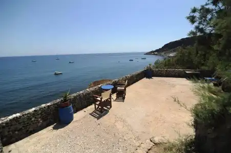 Akrotiri - 10