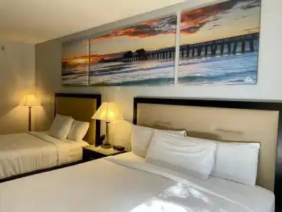 Days Inn & Suites by Wyndham Lakeland - 63