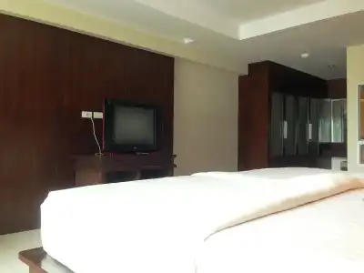 August Suites - 4