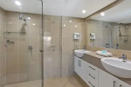 Gemini Court Holiday Apartments - 230