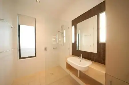 The Boathouse Apartments - 9