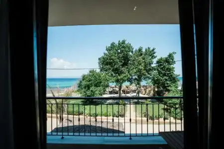 Limna Beach - 16