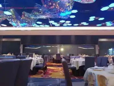 Skyline Plaza - 11