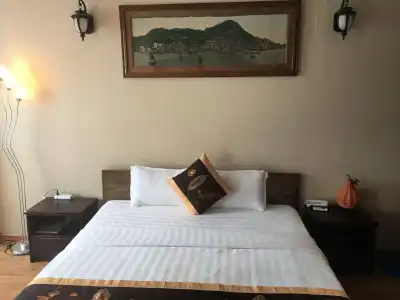 Saigon Amigo - 25