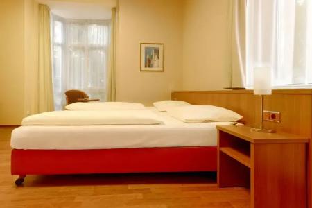B&B Lübeck Berliner-Platz - 34
