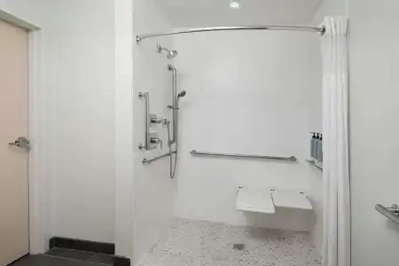 Courtyard Chesapeake Greenbrier - 9