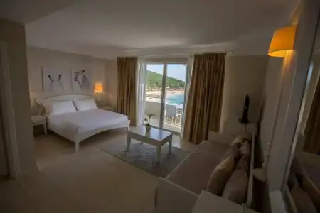 Folie Marine Beach & Club - 1