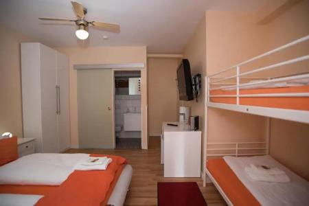 City Guesthouse Pension Berlin - 30