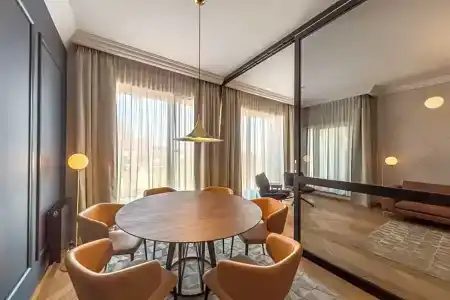 Radisson & Apartments - 106