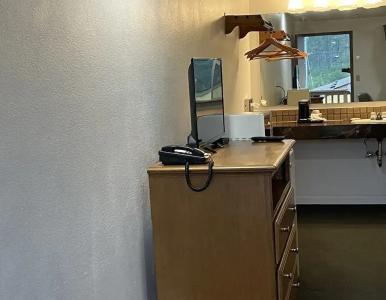Economy Inn - 14