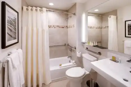 DoubleTree by Hilton & Suites Jersey City - 46