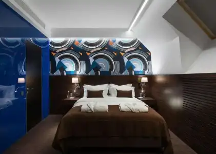 BANKHOTEL - 2