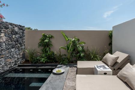 Istoria, A Member of Designs - 40