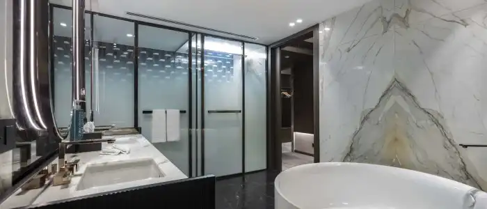 DoubleTree by Hilton - 9
