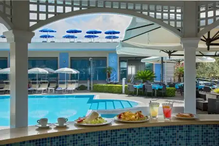 Première Pool & Resort - 28