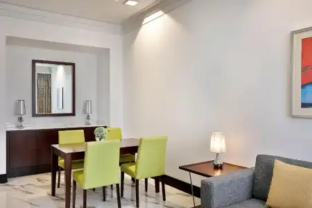 DoubleTree by Hilton Doha - Al Sadd - 49