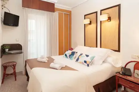 Eden Mar - 35