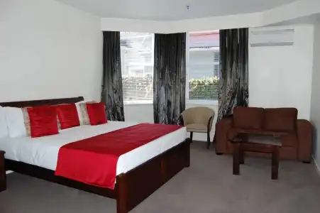 Eden Park Motel - 71