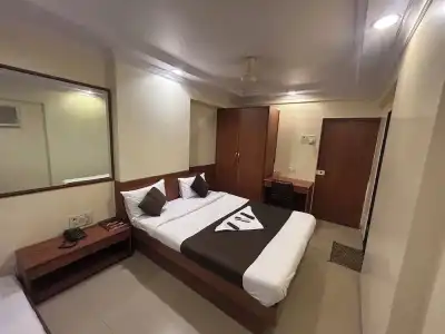 Lucky Goregaon - 29