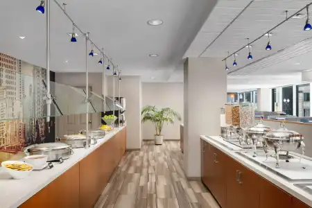 La Quinta Inn & Suites by Wyndham Chicago Downtown - 21
