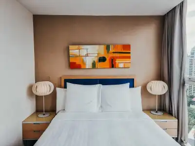 Urbana Langsuan - 8