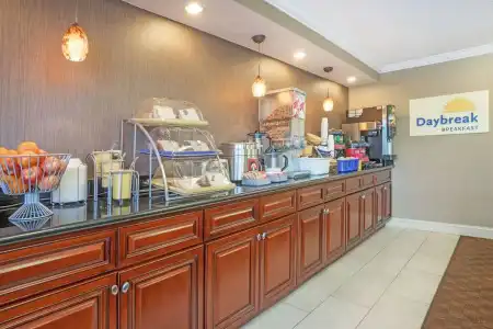 Red Roof Inn Baltimore - 21