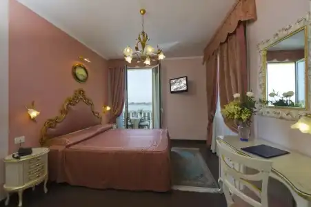 Viktoria Palace - 95