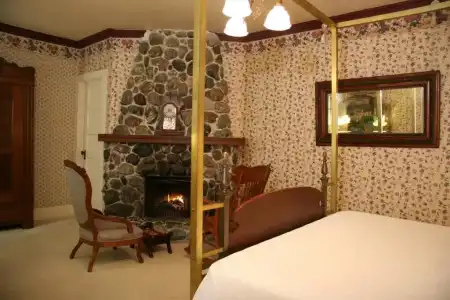 Martine Inn - 97