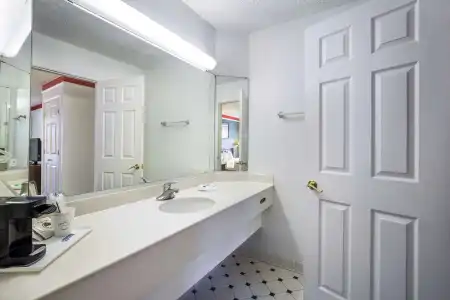 Americas Best Value Inn - 27