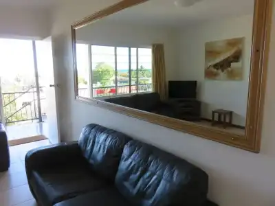 Airlie Beach Apartments - 36