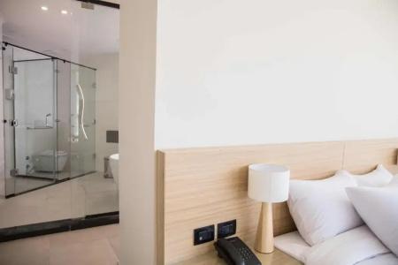 Redcon Suites - 145