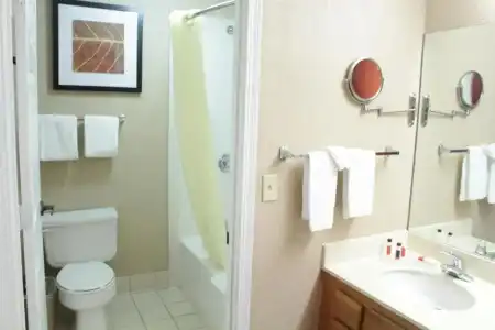 Hawthorn Extended Stay by Wyndham Wichita - 63
