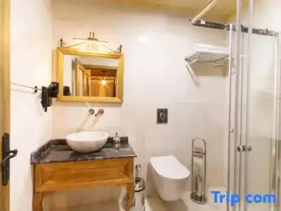 Sapphire Stone House - 28