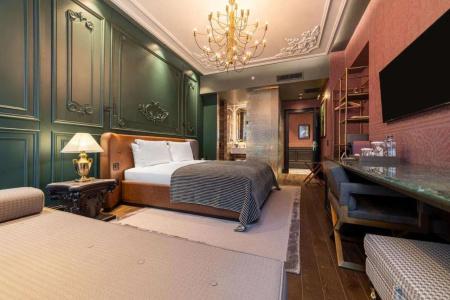 Orient Occident Istanbul, Autograph Collection - 24