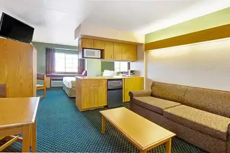 Microtel Inn & Suites by Wyndham Albuquerque West - 32