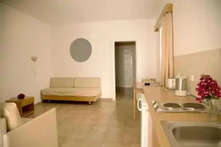Lambis Studios & Apartments - 46