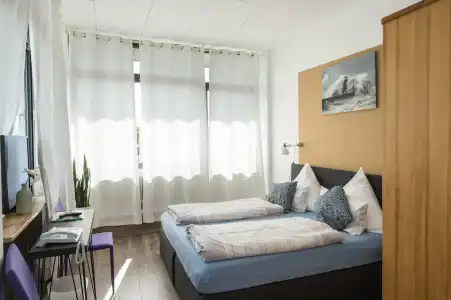 Aqua & Hostel - 3