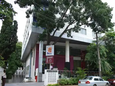 37th Crescent - 0
