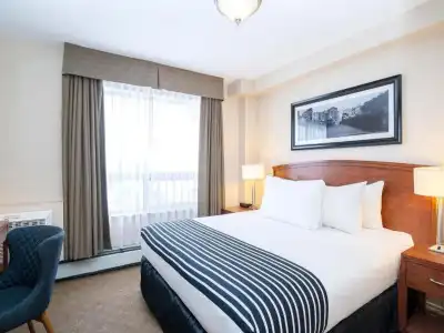 Sandmans & Suites Calgary West - 53