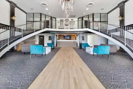 Days Inn by Wyndham Erie - 8