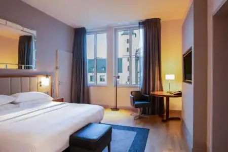 Hilton Cologne - 32