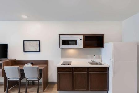 WoodSpring Suites Bakersfield East - 55